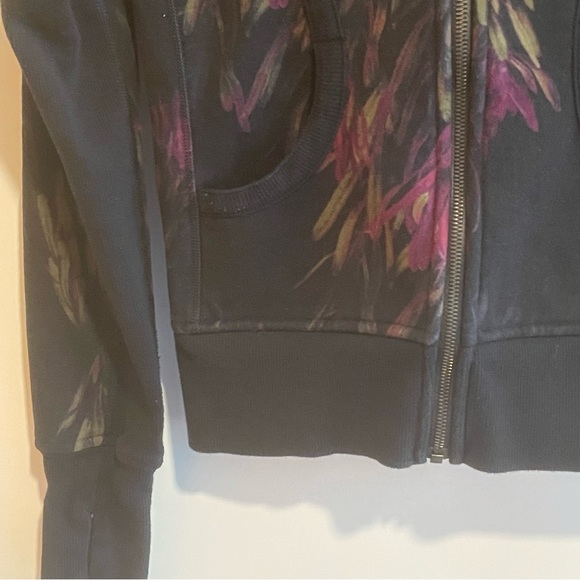 Lululemon | Midnight Iris Scuba Hoodie | Size 6 - Picture 8 of 11